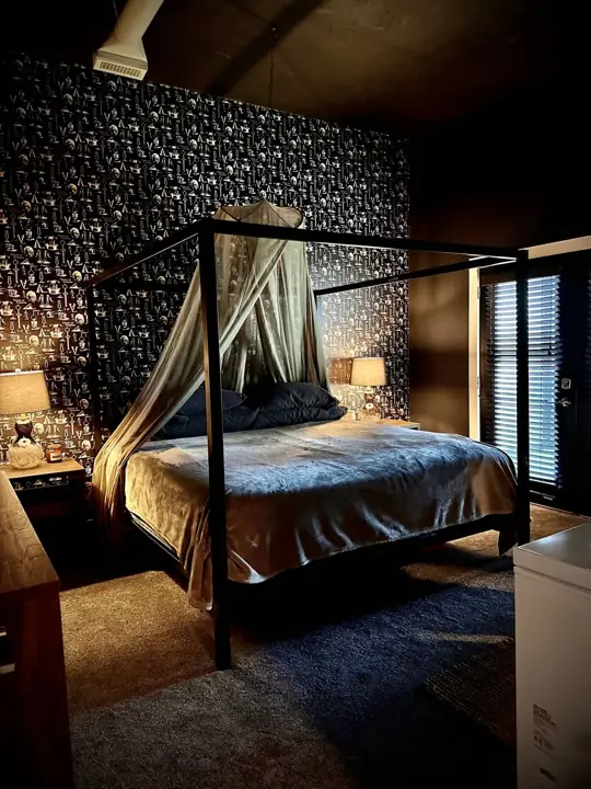 Bedroom with wallpaper
